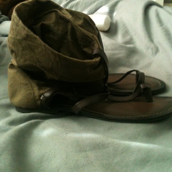 Sandals - Picture 3 of 4