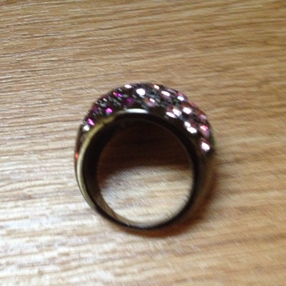 Forever 21 Beautiful Black Ring - Picture 2 of 4