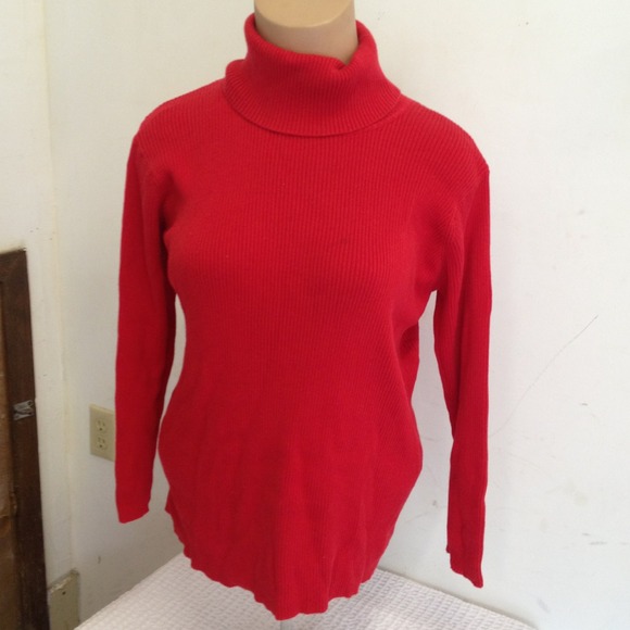 Red loose neck turtleneck