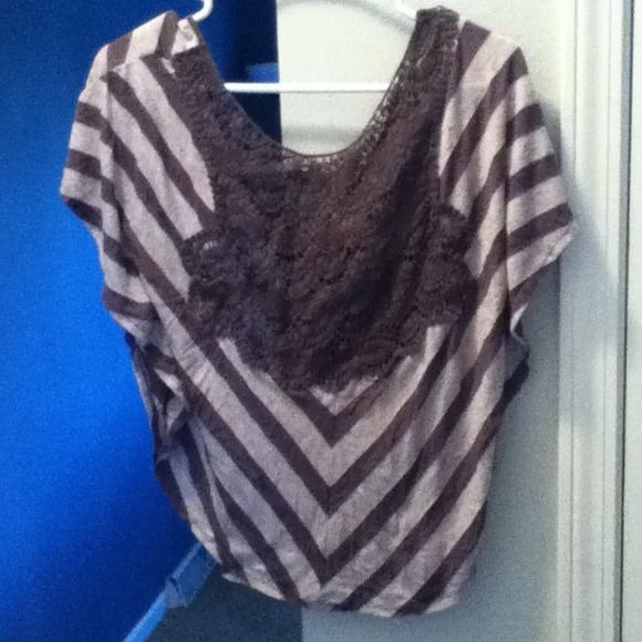 Fancy shirt - Picture 2 of 2