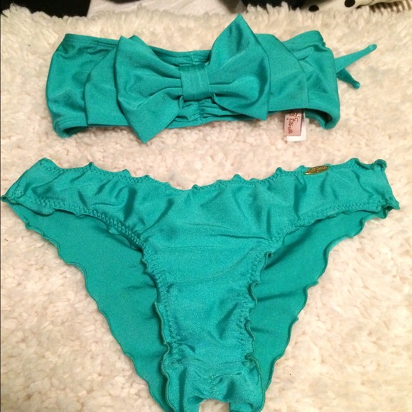 2-piece bathing suit