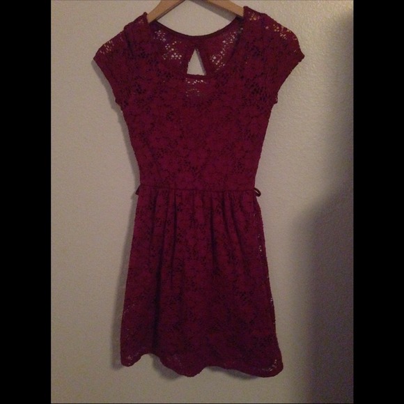 Red dress - Picture 1 of 2