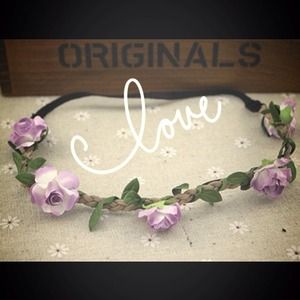 Beautiful headband with tiny flowers