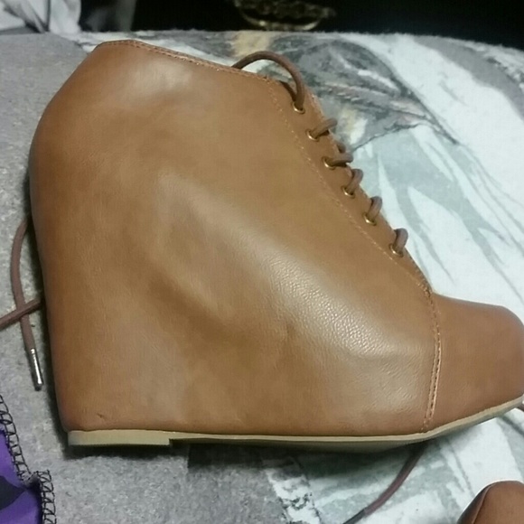 Shoes - Picture 2 of 3