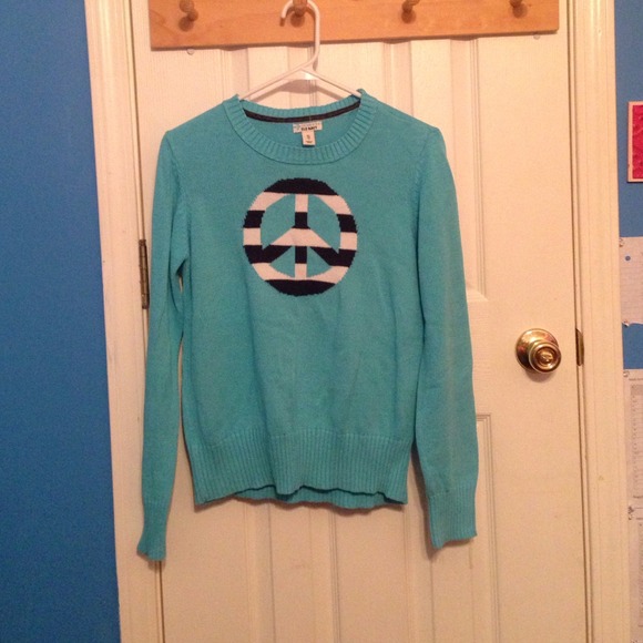 blue peace sign sweater!