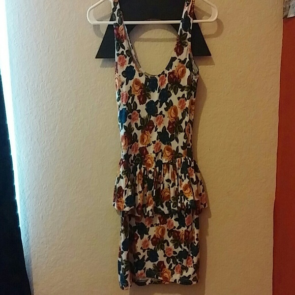 Floral summer/party dress! - Picture 2 of 2