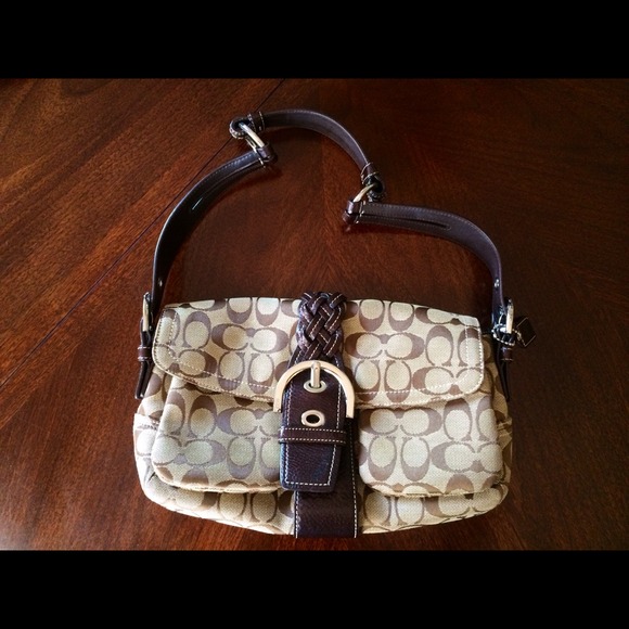 Barely used, no stains, cleaned,