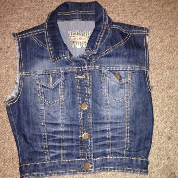 Jean vest😎