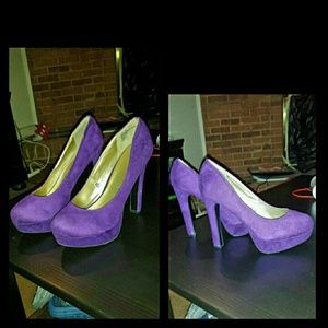 Purple pumps