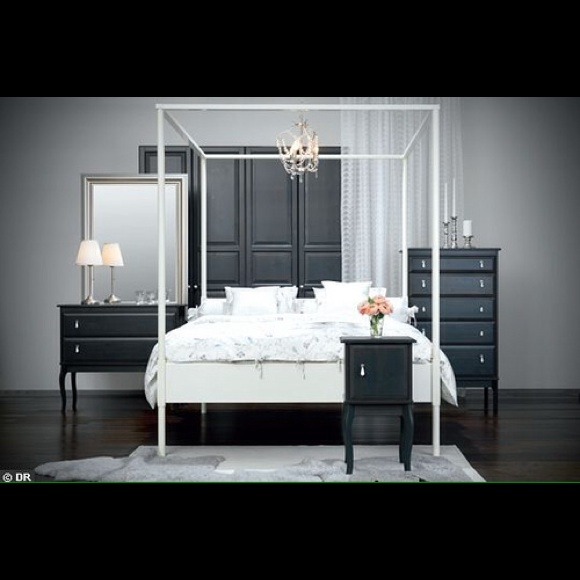 🚫SOLD🚫QUEEN BEAUTYREST MATTRESS & IKEA CANOPYBED
