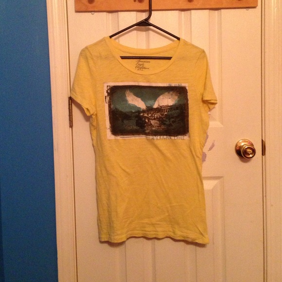 yellow american eagle top.