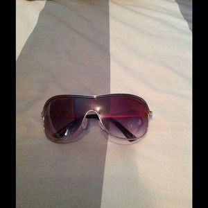 Candies silver frame sunglasses