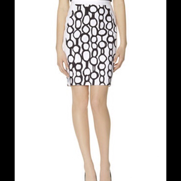 🔥🔥New white/black bubble chain reaction skirt 4 - Picture 1 of 3