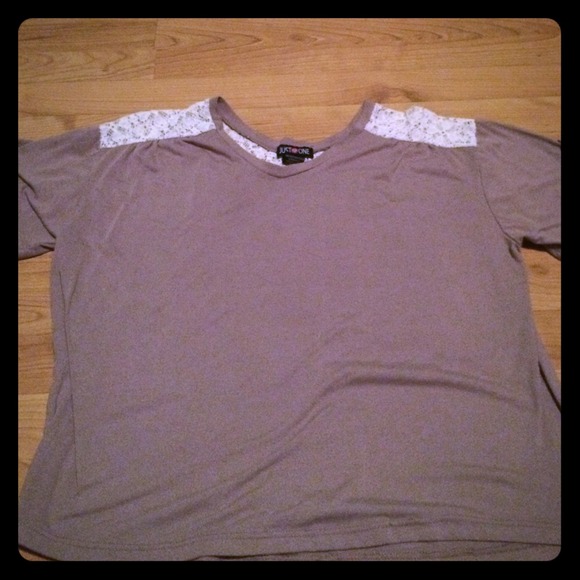 Short sleeve grey shirt