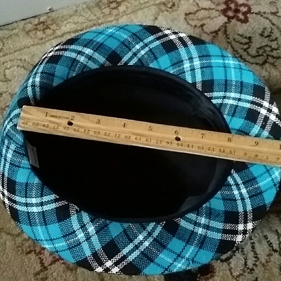 Hat - Picture 3 of 4