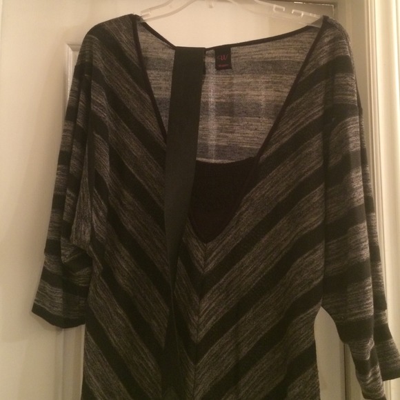 Tops - Cute black and grey top with black belt