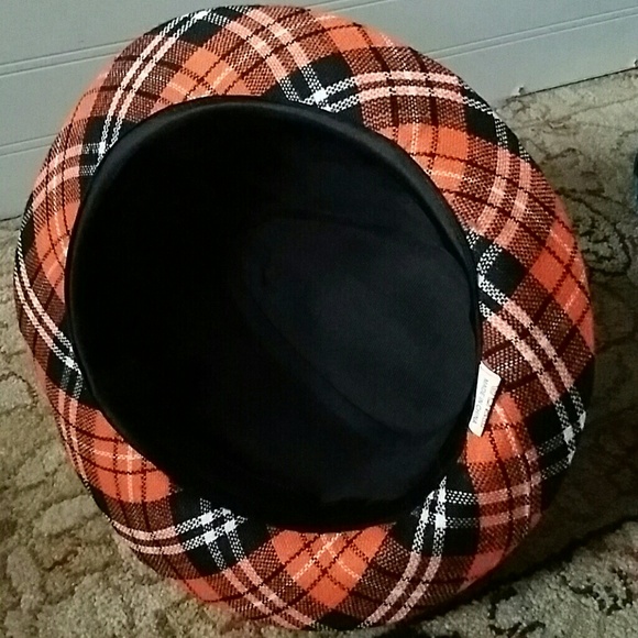 Hat - Picture 3 of 4