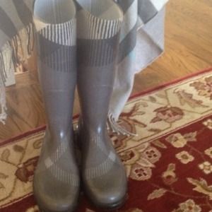Burberry rain boots