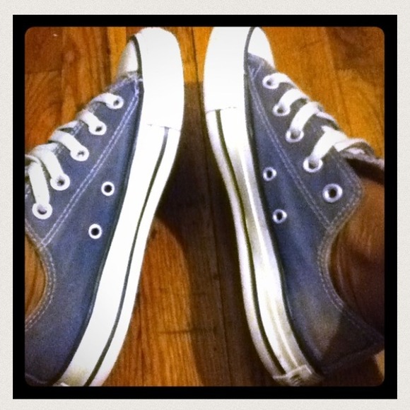 Used Converse - Picture 2 of 2