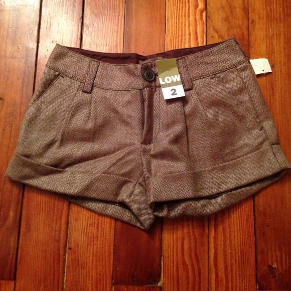 Brown dress shorts!  NWT!