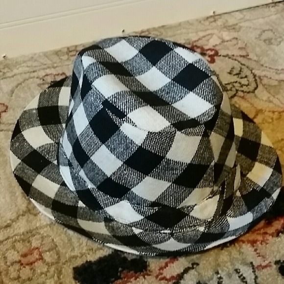 Hat - Picture 3 of 4