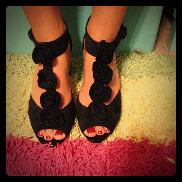 Sexy size 8, Candies 31/2 in heels