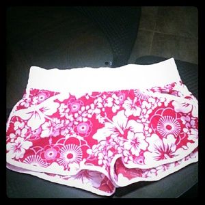 NWOT SHORTS WITH HAWAIIAN FLOWER PATTERNS