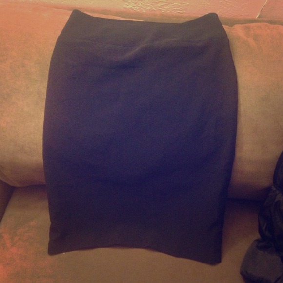 Black plain skirt