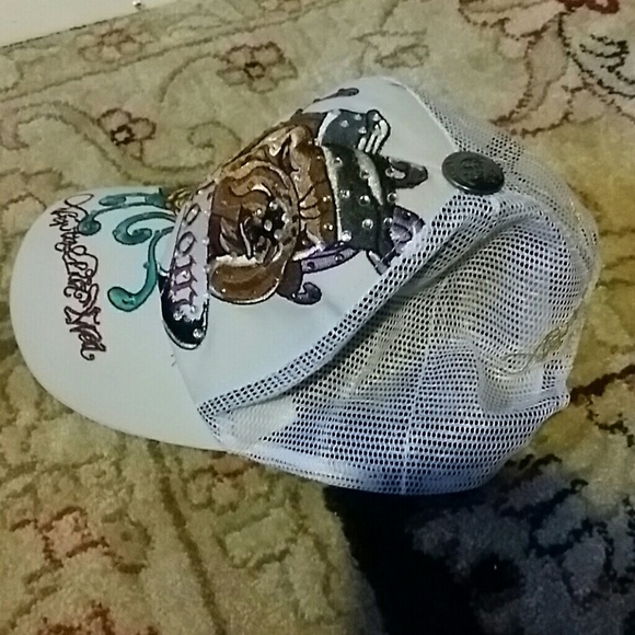 Hat - Picture 3 of 4