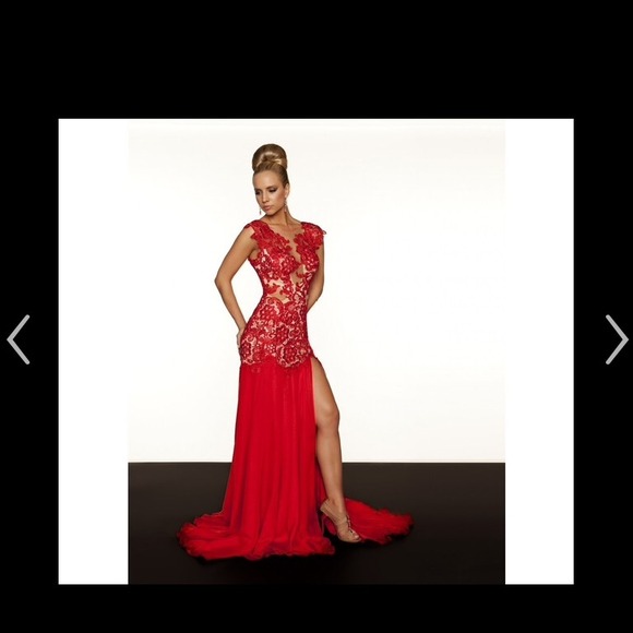 Mac duggal lace gown dress in red