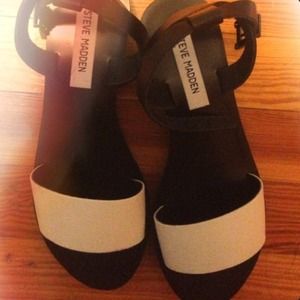 BRAND NEW STEVE MADDENS