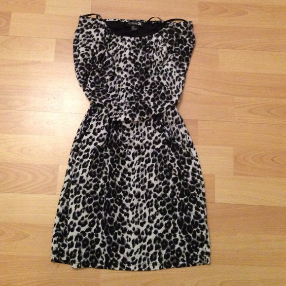 Forever 21 tube top black/white leopard dress