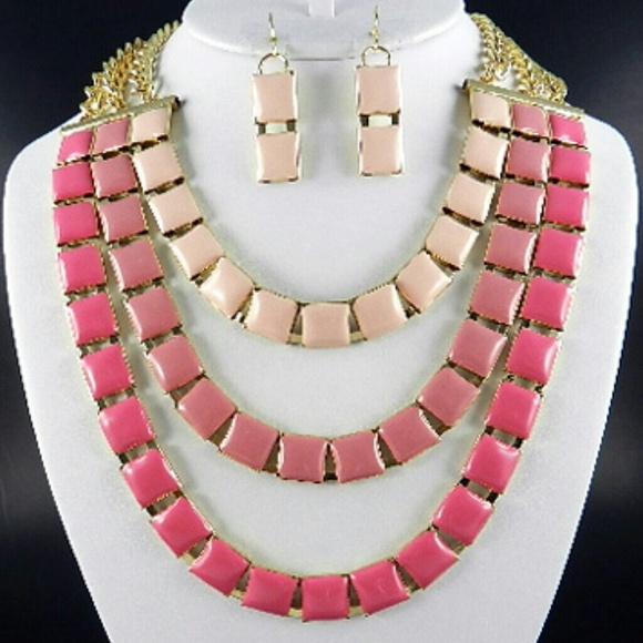 Necklace and earring set