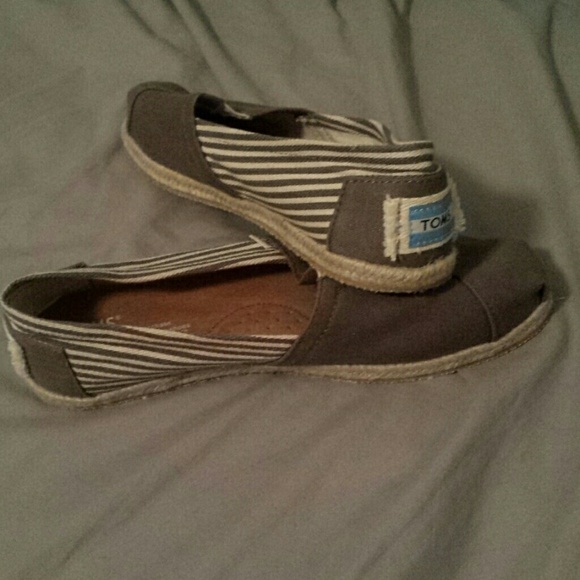 (Reduced) Grey Toms with white/grey side stripes