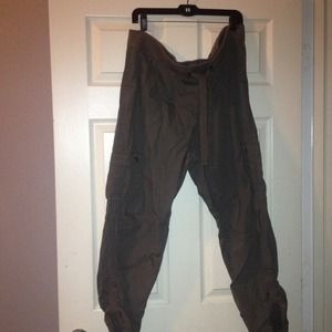 ***SALE***Kenneth Cole cargo cropped pants