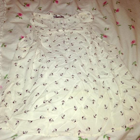 Flowy anchor shirt! Light and comfortable!