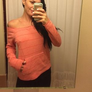 Peach off the shoulder volcom sweater NO TRADES