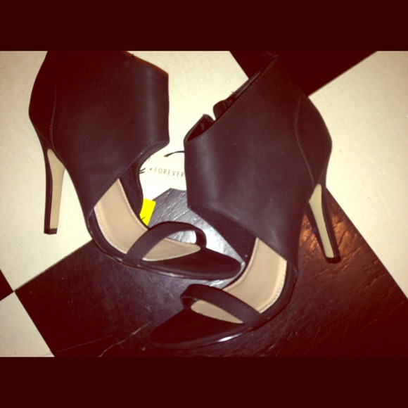 Single Sole Black Heels