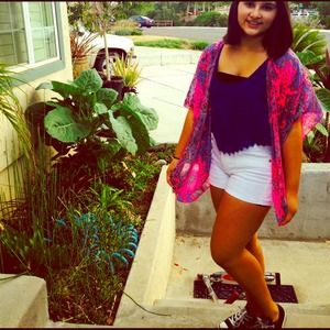 Blue and pink cardigan blue croptop white shorts