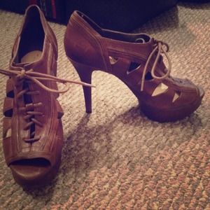 Gianni Bini heels NWOB