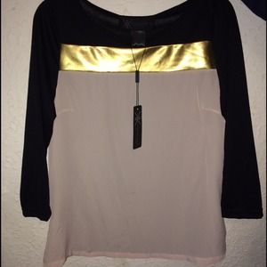Kardashian Kollection very cute top!