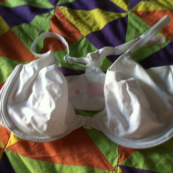 Victoria's Secret racerback, no pad. front clasp.