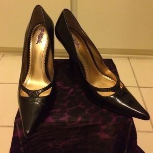 Hale Bob Pumps