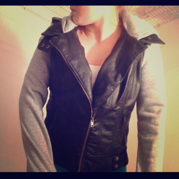 Hoodie/leather jacket - Picture 1 of 1