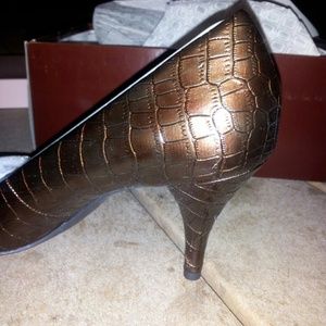 Bandolino Shoes - FLASH SALE! NWT 2 PAIRS Bandolino Snakeskin Heels Bandolino Shoes - FLASH SALE! NWT 2 PAIRS Bandolino Snakeskin Heels