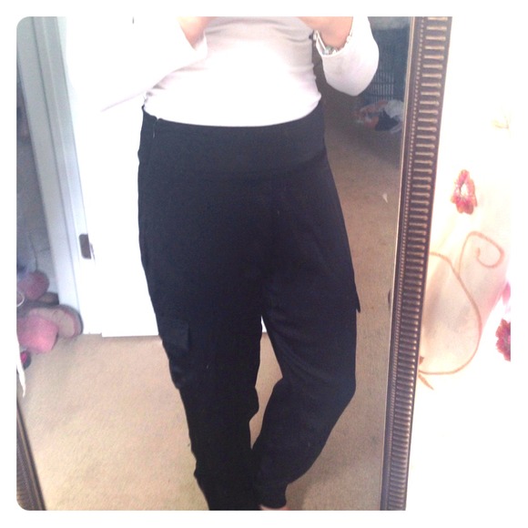 BEBE Baggy silky pants🎉