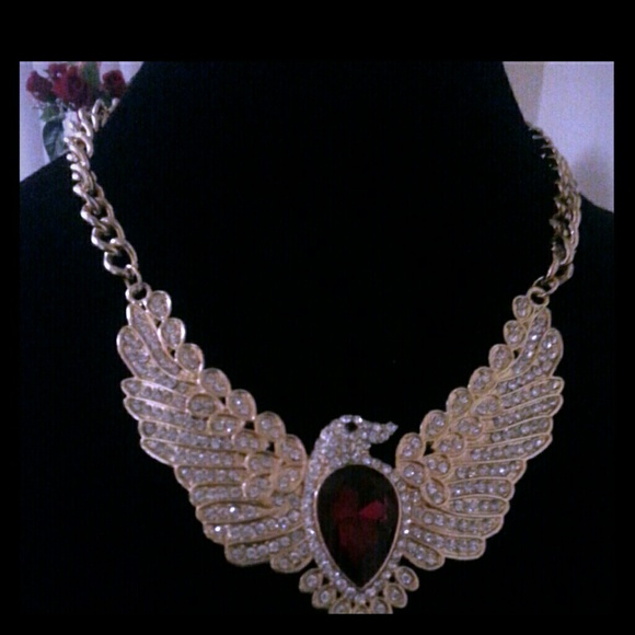 Elegant Gold Necklace - Picture 1 of 1