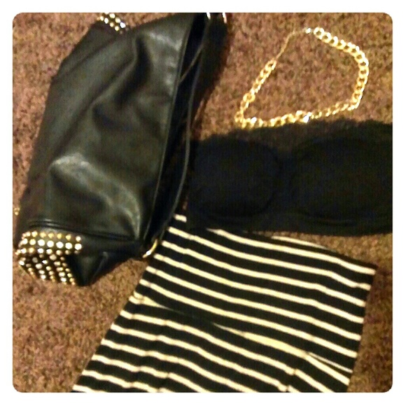 BLACK STRAPLESS LACE TOP 2 X 12$