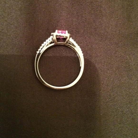 Sterling silver pink sapphire ๐ฐTRADED on Vinted๐ฐ - Picture 3 of 4
