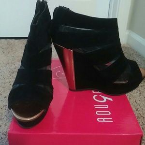 Sexy black and bronze wedge heel